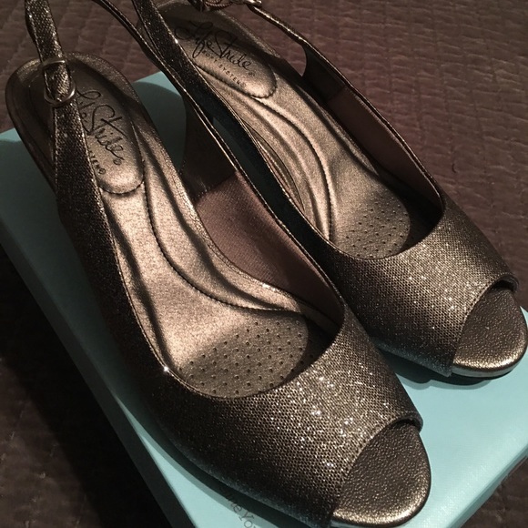 lifestride silver heels